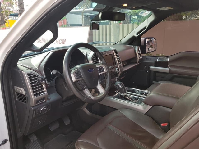 ‘Khủng long’ Ford F-150 bán lại rẻ ngang Mercedes-Benz GLC 300 nhập khẩu, riêng tiền độ đủ mua một chiếc Kia Morning - Ảnh 3.