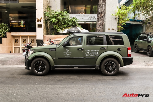 SUV địa hình Dodge hàng độc của ông Đặng Lê Nguyên Vũ bất ngờ xuất hiện trên phố Sài Gòn - Ảnh 2.