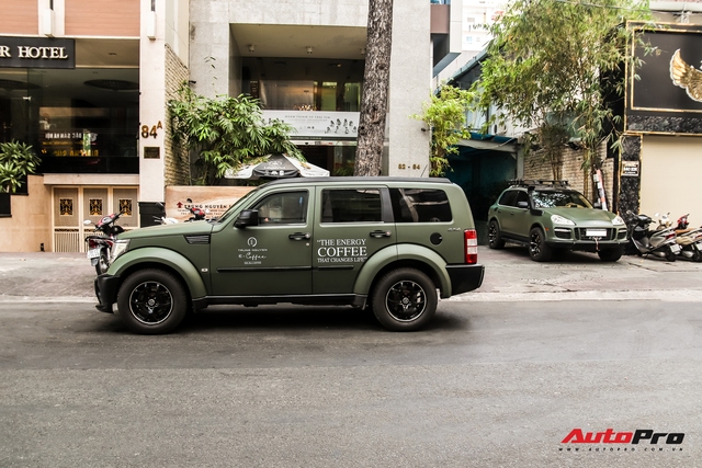 SUV địa hình Dodge hàng độc của ông Đặng Lê Nguyên Vũ bất ngờ xuất hiện trên phố Sài Gòn - Ảnh 8.