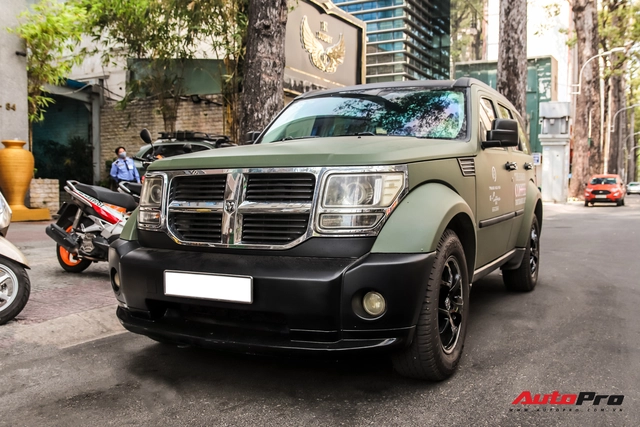 SUV địa hình Dodge hàng độc của ông Đặng Lê Nguyên Vũ bất ngờ xuất hiện trên phố Sài Gòn - Ảnh 4.