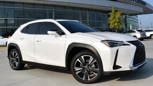 Lexus UX 200 hàng độc tại Việt Nam lộ giá tính thuế hơn 1,8 tỷ đồng, cạnh tranh Mercedes-Benz GLA và BMW X1 - Ảnh 2.