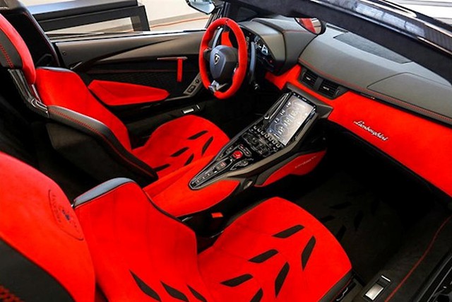 Lamborghini Centenario siêu hiếm được chào bán lại: Giá bằng 5 chiếc Aventador nhưng vẫn được coi là món hời - Ảnh 4.