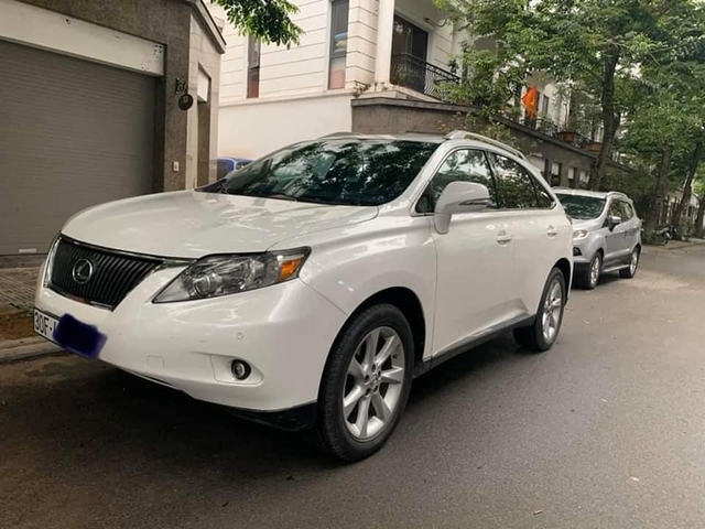 Chạy Lexus RX 350 10 năm rồi bán lại, đại gia Việt vẫn dư tiền sắm mới Mazda CX-8, Hyundai Santa Fe - Ảnh 1.