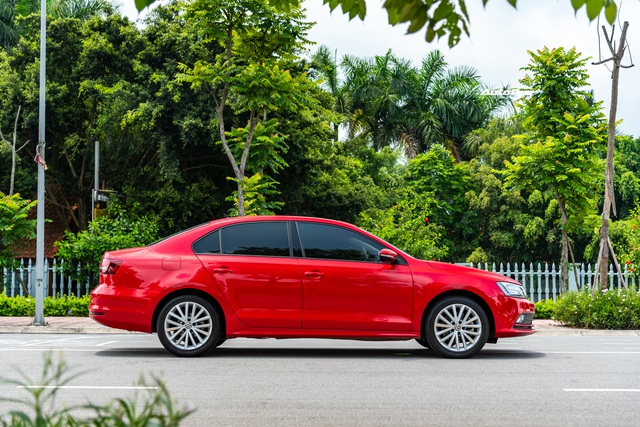 ‘Toyota Altis của người Đức’ bán lại giá 800 triệu đồng: Vừa đi 1 năm, ODO chỉ 11.000km - Ảnh 4.