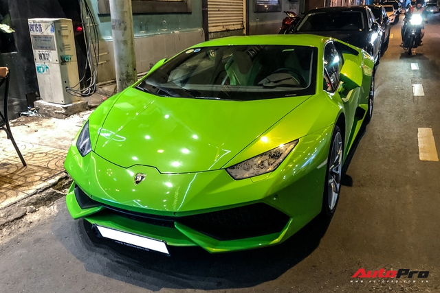 Không tham gia vào hành trình siêu xe, Phan Thành lặng lẽ cầm lái Lamborghini Huracan dạo phố đêm cuối tuần - Ảnh 3.