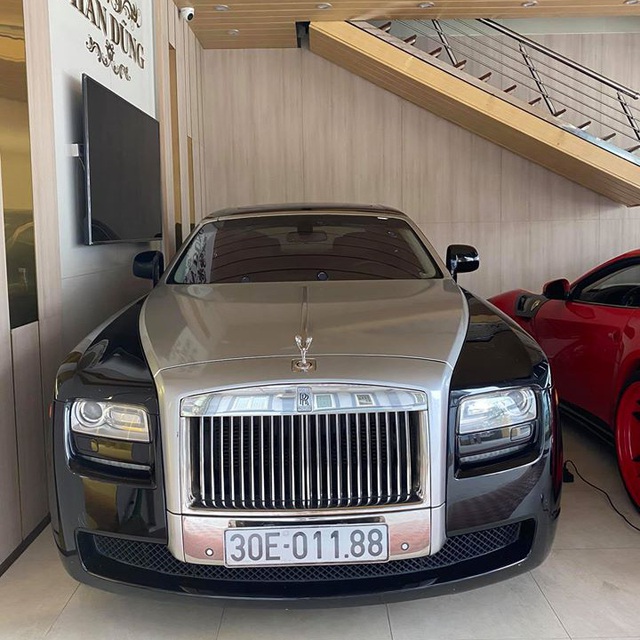 Rolls-Royce Ghost 10 tuổi bán lại vẫn đắt hơn Mercedes-Maybach S 450 L đập hộp - Ảnh 1.
