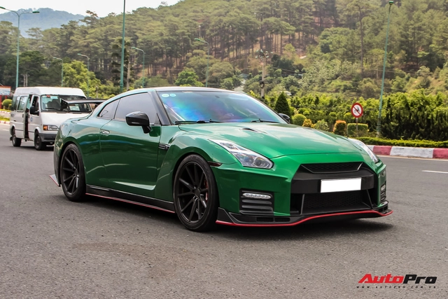 Hậu nâng cấp bodykit hàng hiệu, đại gia Bình Phước lột xác Nissan GT-R R35 với ngoại thất xanh lá - Ảnh 6.