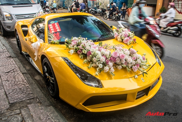 Dàn xe khủng giá không dưới 100 tỷ diễu hành rước dâu tại Sài Gòn - Ảnh 4.