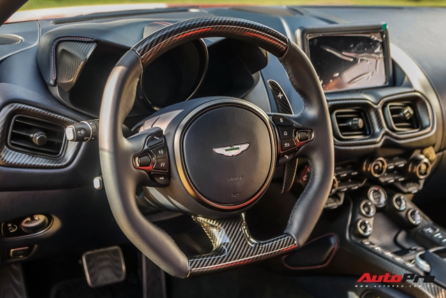 Chiêm ngưỡng Aston Martin V8 Vantage chính hãng với bộ bodykit tương tự xe đại gia Hoàng Kim Khánh - Ảnh 7.