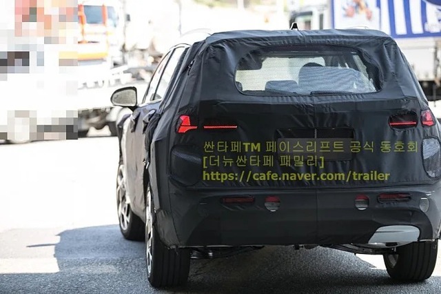 Hyundai Santa Fe phiên bản mới khoe trọn cụm điều khiển: Gây thất vọng vì không được như Palisade - Ảnh 1.