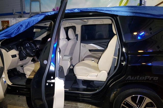 Người dùng Mitsubishi Xpander tự độ ghế sau với 2,6 triệu đồng và 3 tiếng: Trượt, ngả tùy ý, dư hẳn bộ ghế để phòng khách xem phim - Ảnh 1.