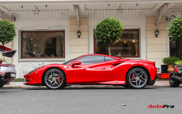 Bóc tách Ferrari F8 Tributo của doanh nhân Nguyễn Quốc Cường: Riêng tiền option lên tới hơn 800 triệu đồng - Ảnh 4.