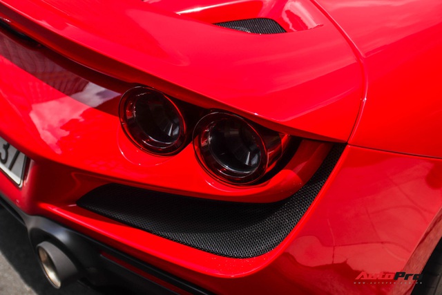 Bóc tách Ferrari F8 Tributo của doanh nhân Nguyễn Quốc Cường: Riêng tiền option lên tới hơn 800 triệu đồng - Ảnh 6.