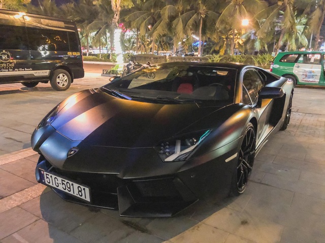 Lamborghini Aventador từng của ông Đặng Lê Nguyên Vũ dạt tới Đà Nẵng, đồ độ đã không cánh mà bay - Ảnh 1.