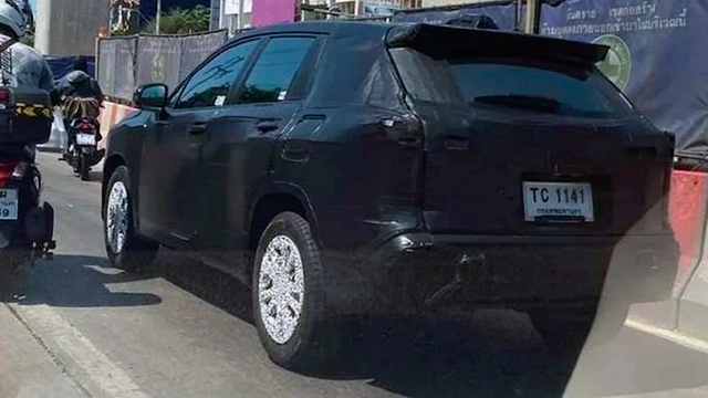 Toyota Corolla Cross sắp về Việt Nam lần đầu lộ diện lột bỏ lớp ngụy trang - Ảnh 2.