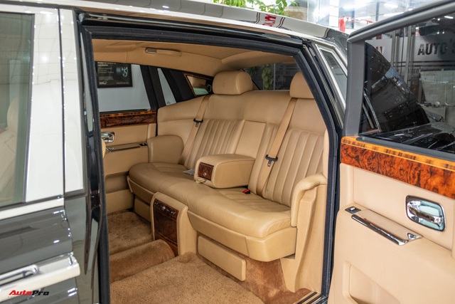 Xe siêu sang Rolls-Royce Phantom EWB đời 2008 còn lại gì sau 12 năm sử dụng? - Ảnh 10.