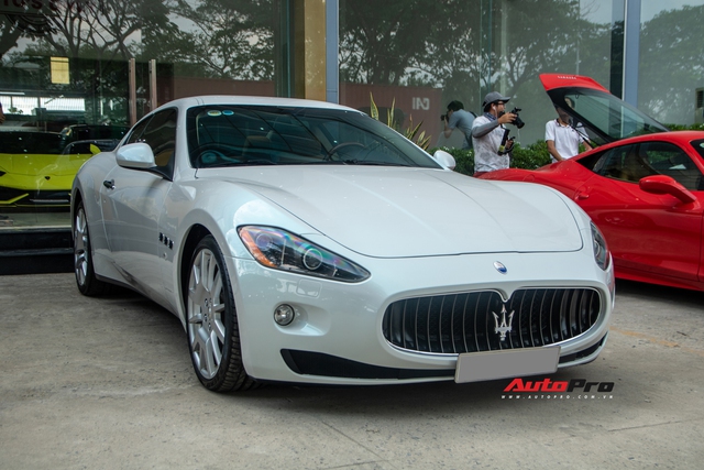 Kỳ công nửa tháng đổi màu Maserati GranTurismo với màu sơn tán sắc lấy cảm hứng từ hypercar Aston Martin Valhalla - Ảnh 3.