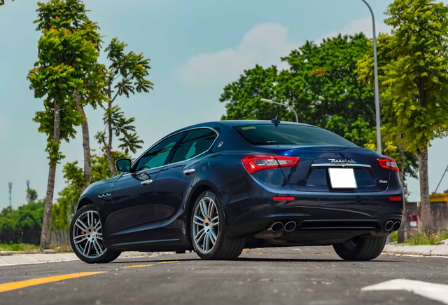 Mới chạy gần 20.000 km, chủ nhân Maserati Ghibli bán lại rẻ hơn xe mới gần 2 tỷ đồng - Ảnh 2.