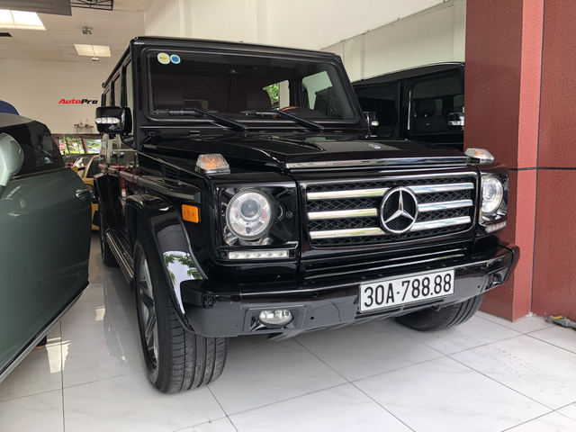 Hàng hiếm Mercedes-Benz G55 AMG biển số tứ quý 8 của Hà Nội nằm trong showroom xe sang có tiếng tại Sài Gòn - Ảnh 2.