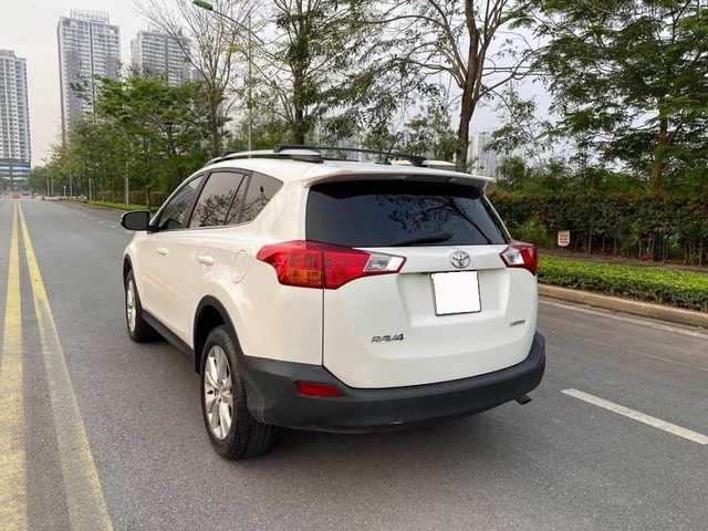 7 năm chạy gần 100.000km, Toyota RAV4 vẫn đắt ngang Mazda CX-5 đập hộp - Ảnh 2.