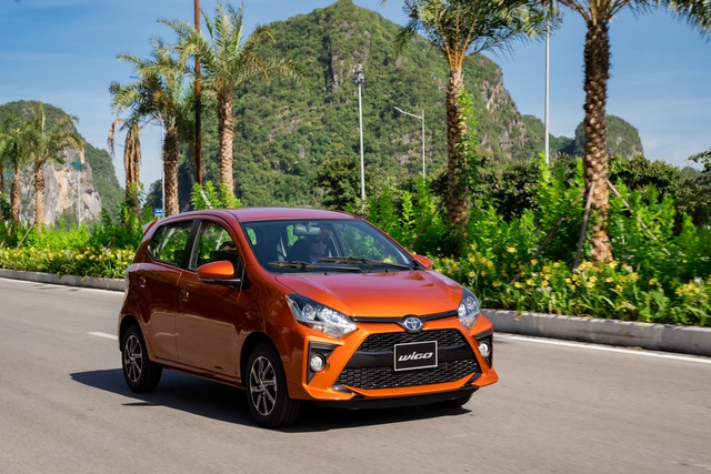 Toyota Wigo 2020 giá từ 352 triệu đồng tại Việt Nam: Thêm trang bị, bản AT giảm 21 triệu đồng, chạy đua để đối đầu VinFast Fadil - Ảnh 1.