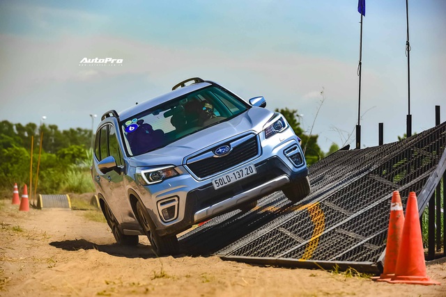 Subaru lần đầu mang trải nghiệm phá Forester tới khách hàng Hà Nội - Ảnh 4.