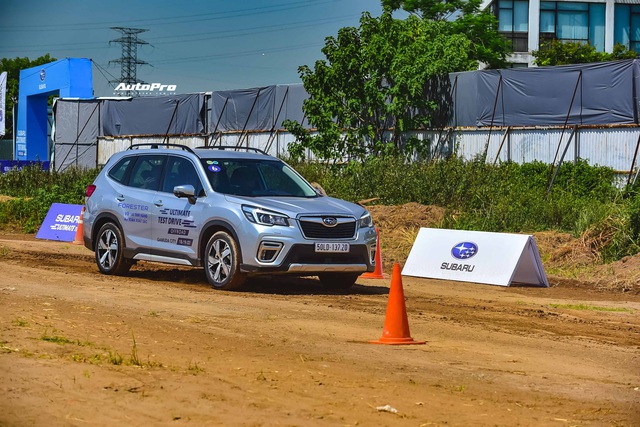 Subaru lần đầu mang trải nghiệm phá Forester tới khách hàng Hà Nội - Ảnh 2.