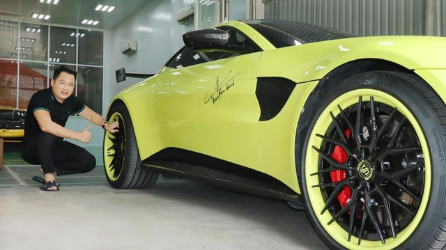 Nếu còn xe, đại gia Hoàng Kim Khánh có thể ký tên lên Lamborghini Sián Roadster mà không cần tự làm như với Aventador S - Ảnh 7.