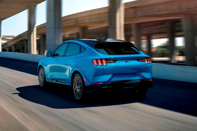 Ford hé lộ phiên bản khủng khiếp cho SUV Mustang - Ảnh 4.