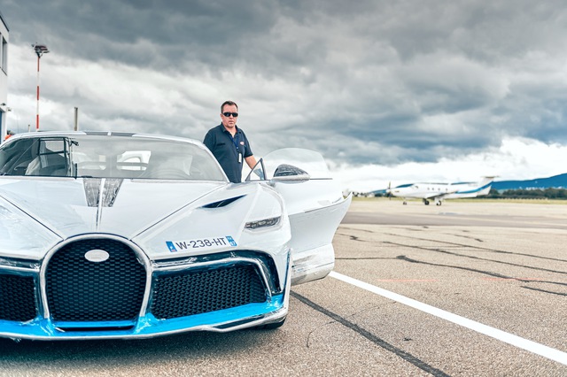 Kỳ công bàn giao siêu phẩm Bugatti Divo: Bọc 8 m2 phim bảo vệ, tái thử nghiệm hàng loạt trang bị - Ảnh 2.