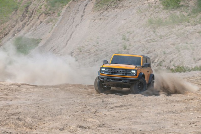 Ford Bronco cháy hàng, đại gia Việt muốn đặt mua thì phải chờ ít nhất 2 năm - Ảnh 1.