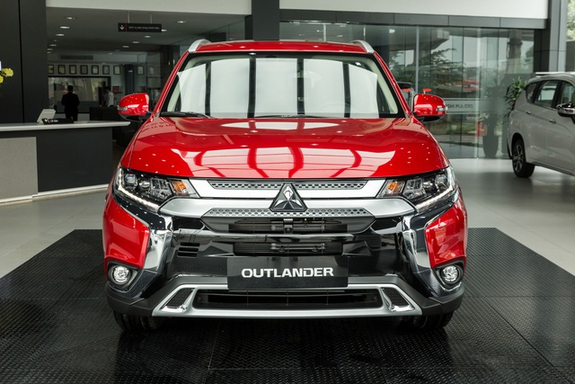 Ra mắt Mitsubishi Outlander 2020 full option tại Việt Nam: Giá gần 1,06 tỷ đồng, phả hơi nóng lên Honda CR-V - Ảnh 1.