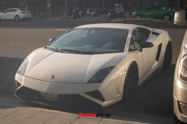 Cận cảnh Lamborghini Gallardo LP560-4 độ bodykit phiên bản giới hạn Squadra Corse vừa về Việt Nam - Ảnh 7.