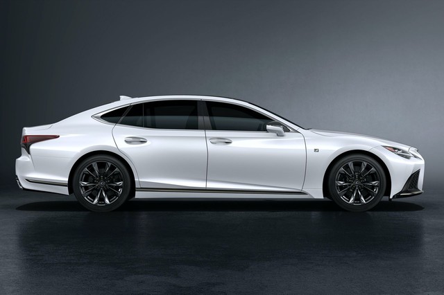 Lexus tung cải tiến nhẹ cho LS, gia tăng tính cạnh tranh trước Audi A8, BMW 7-Series - Ảnh 1.
