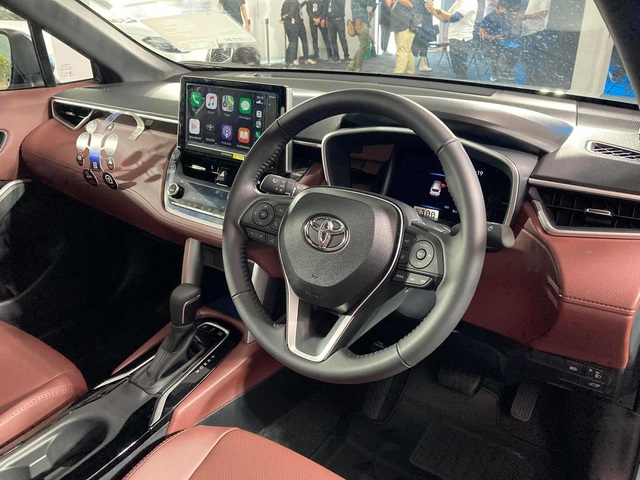 Chi tiết Toyota Corolla Cross ngoài đời thực: Giống RAV4, đại lý tại Việt Nam ồ ạt nhận đặt cọc, giao xe tháng 8 - Ảnh 11.