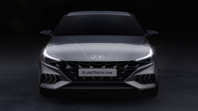 Hyundai bỏ bớt phiên bản Elantra ế khách, tập trung cho SUV hot như Kona và Santa Fe - Ảnh 1.
