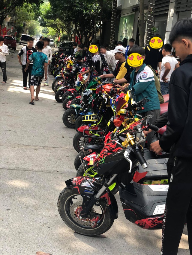 Xôn xao hình ảnh offline hội chơi xe đạp điện giữa mùa dịch, chủ địa điểm tổ chức lên tiếng - Ảnh 1.
