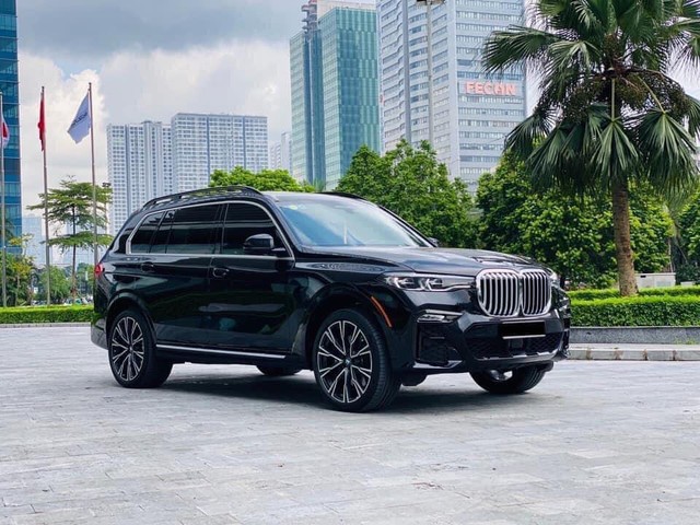 1 năm tuổi chạy 8.000km, hàng hiếm BMW X7 xuống giá rẻ hơn 1,6 tỷ đồng - Ảnh 1.