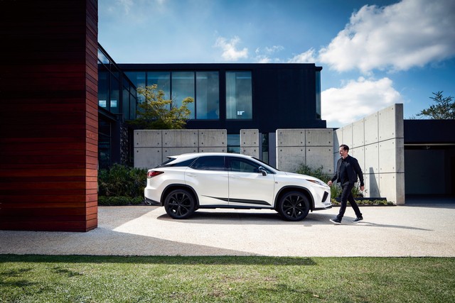 Lexus RX 2021 thêm bản Black Line cho đại gia thích hàng độc - Ảnh 1.