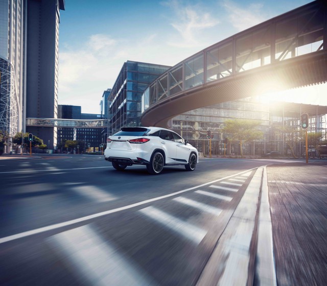 Lexus RX 2021 thêm bản Black Line cho đại gia thích hàng độc - Ảnh 2.