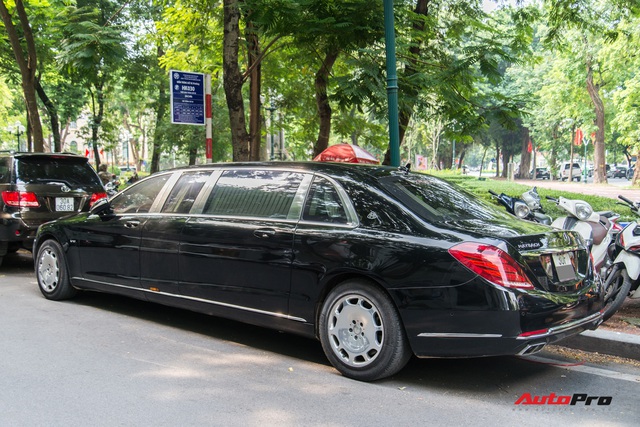 Mercedes-Maybach S600 Pullman của Chủ tịch tập đoàn FLC bất ngờ xuất hiện trên phố, chiều dài của xe gây ấn tượng - Ảnh 5.