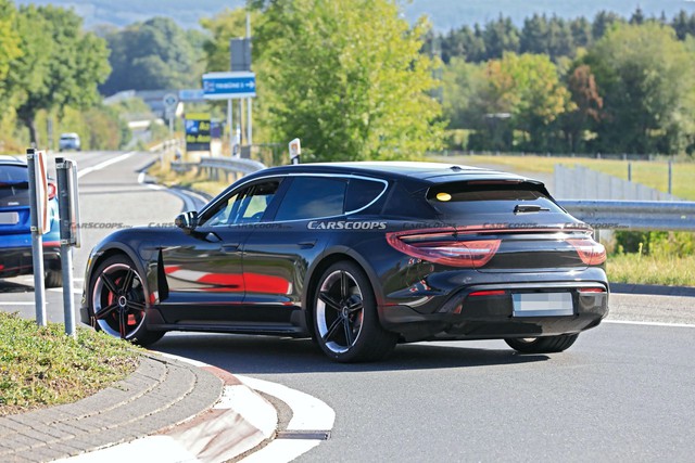 Porsche Taycan sedan bán quá chạy, phiên bản Cross Turismo sắp ra mắt gặp rắc rối - Ảnh 3.