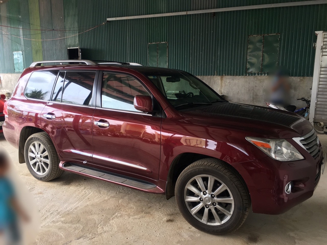 Chạy gần 100.000km, Lexus LX 570 vẫn đắt hơn Mercedes-Benz GLC 300 mua mới cả nửa tỷ đồng - Ảnh 1.