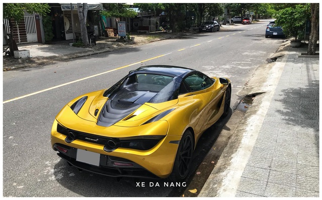 Siêu xe McLaren 720S Spider màu vàng đồng lăn bánh trên đường phố Đà Nẵng - Ảnh 9.