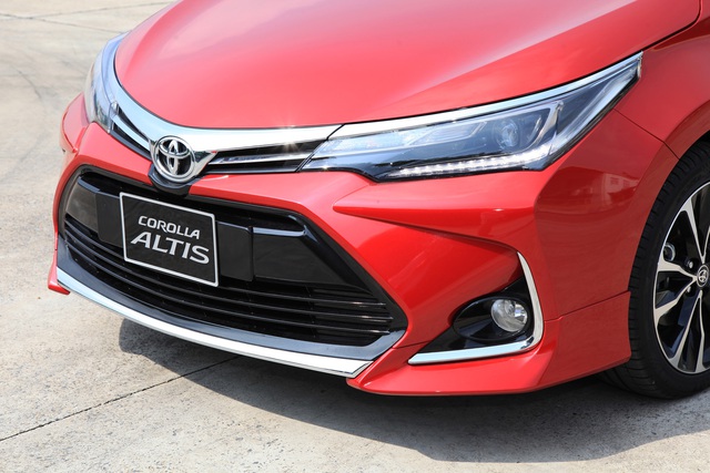 Toyota Corolla Altis nâng cấp tại Việt Nam: Chưa phải bản 2020, giá rẻ hơn, thêm trang bị đấu Mazda3 - Ảnh 2.