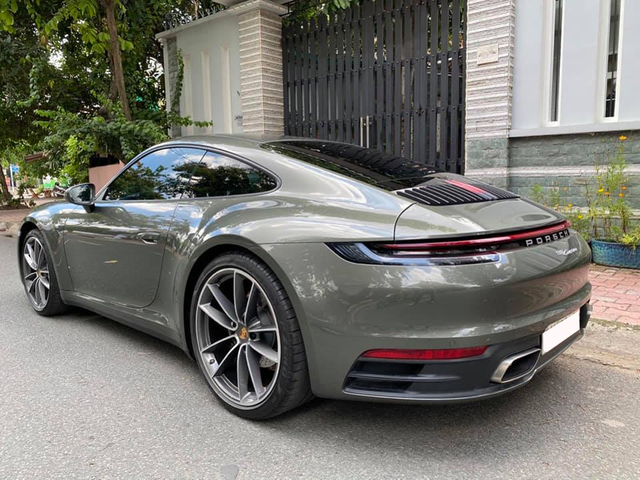 Hàng hiếm Porsche 911 2019 siêu lướt bán lại giá 8,8 tỷ đồng, ODO chỉ 2.000km - Ảnh 2.