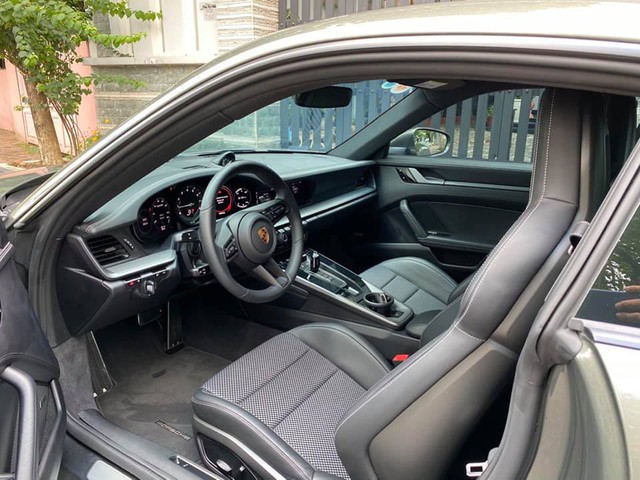 Hàng hiếm Porsche 911 2019 siêu lướt bán lại giá 8,8 tỷ đồng, ODO chỉ 2.000km - Ảnh 3.