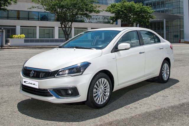 Suzuki Ciaz 2020 giảm giá ‘chóng mặt’, còn dưới 500 triệu: Đòn phủ đầu Honda City sắp ra mắt - Ảnh 1.