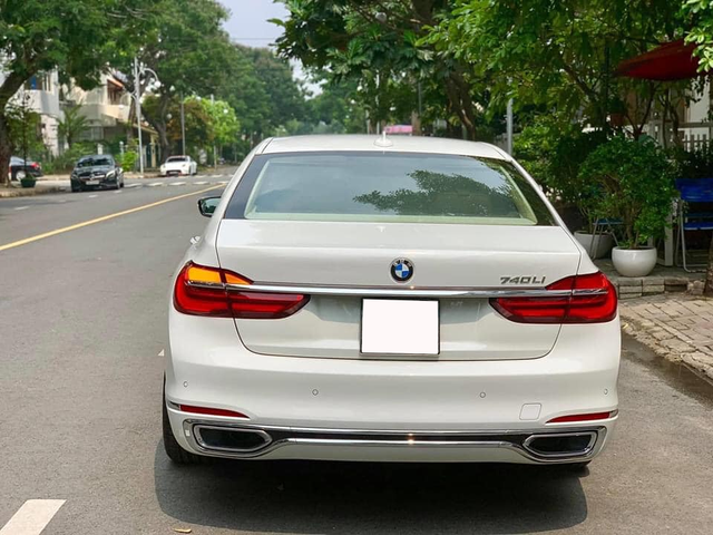 BMW 740Li được chào bán giá 4,1 tỷ đồng sau 1 năm sử dụng: Số ODO khiến nhiều người ngạc nhiên - Ảnh 2.