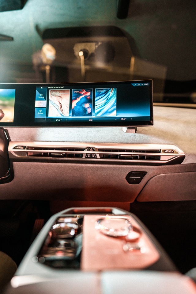 BMW công bố hệ thống iDrive đỉnh cao cho các chủ lực tương lai đối đầu màn 56 inch của Mercedes - Ảnh 2.